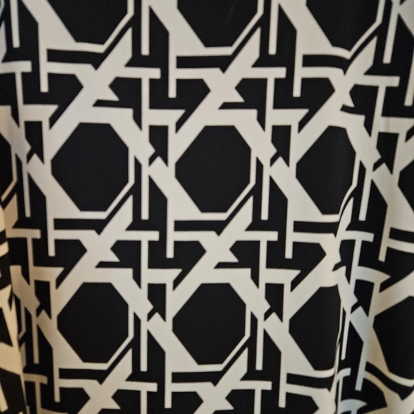 Ronni Nicole Scoop Neck Geometric Black/Cream Print Sheath Stretch Dress size 12 - Picture 3 of 7